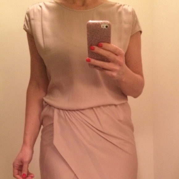 BCBG MAXAZRIA Dresses & Skirts - Light pink BCBGMAXAZRIA dress. XS BCBG MAXAZRIA Dresses & Skirts - Light pink BCBGMAXAZRIA dress. XS
